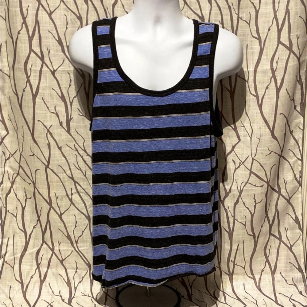 B2 large sleeveless shirt.